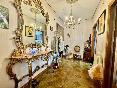 Foto Appartamento a Massa Centro di 130 m² con 5 locali in vendita