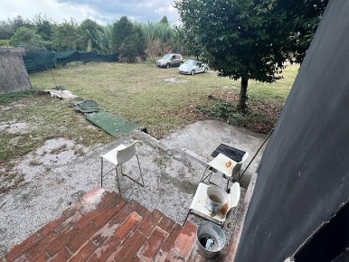 Foto Laboratorio a Massa Turano di 51 m² con 1 locali in vendita