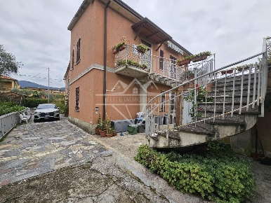 Foto Appartamento a Castelnuovo Magra Colombiera Molicciara di 153 m²