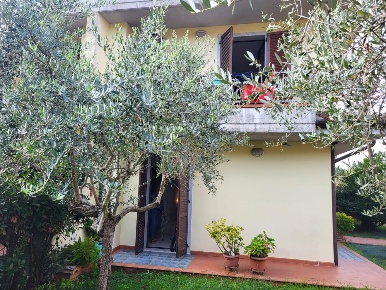 Foto Villa a schiera a Carrara Perticata, Bonascola, Nazzano di 150 m²