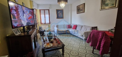 Foto Appartamento a Carrara Marina di Carrara di 100 m² con 5 locali