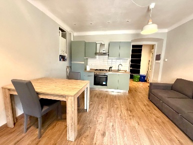 Foto Appartamento a Massa Centro di 90 m² con 3 locali in vendita