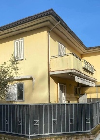 Foto Appartamento a Massa Marina di Massa Centro di 70 m² con 3 locali