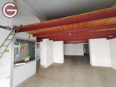 Foto Locale commerciale a Taurianova Centro di 92 m² in vendita