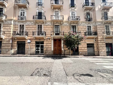 Foto Appartamento a Salerno Centro di 61 m² con 2 locali in vendita