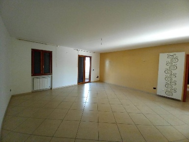 Foto Appartamento in Via Dei Mille 69, Nola Centro di 160 m² con 5 locali