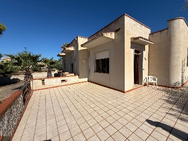 Foto Villa unifamiliare in Contrada Berbarello, Marsala di 160 m²