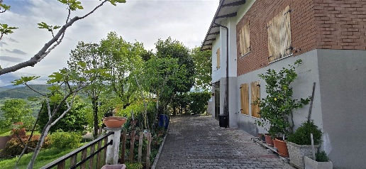 Foto Case semi ndipendenti a Lama Mocogno Lama di 157 m² con 7 locali