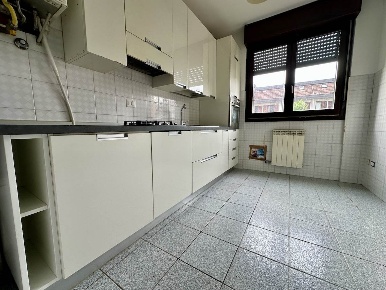 Foto Appartamento in Via Aldo Moro 1, Cesate di 100 m² con 5 locali