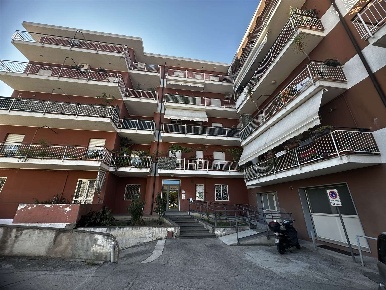 Foto Appartamento in VIA ALDO MORO, Vasto di 138 m² con 8 locali in vendita