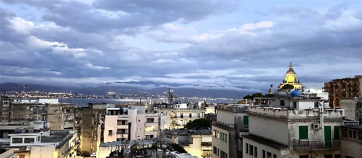 Foto Appartamento in Via Barbalonga 3, Messina di 130 m² con 4 locali