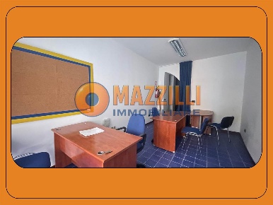 Foto Locale commerciale in Via Orazio Flacco, Potenza Centro di 40 m²