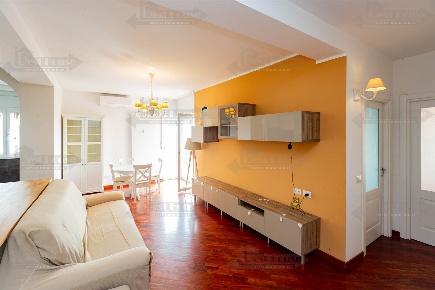 Foto Appartamento in via Passo Rolle  21, Milano Quartiere Feltre di 93 m²