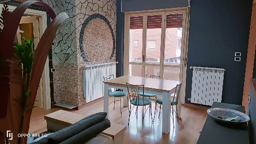 Foto Appartamento in VIA CARMELITANI, Crema di 90 m² con 3 locali