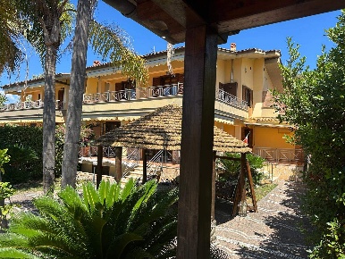 Foto Villa a schiera a Sperlonga Centro di 180 m² con 7 locali in vendita