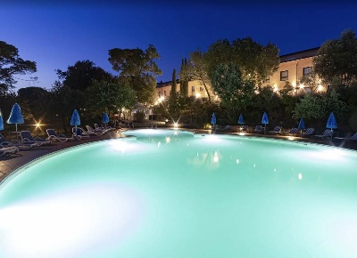 Foto Hotel a Laterina Pergine Valdarno di 3560 m² con 85 locali in vendita