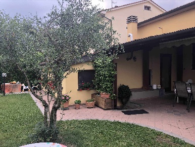 Foto Villa unifamiliare a Montale Stazione Di Montale Agliana di 300 m²