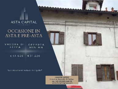 Foto Appartamento in Via Anselmina, Lauriano Centro di 110 m² con 5 locali
