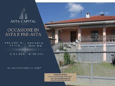 Foto Appartamento in Via Barengo, Castellamonte Centro di 311 m² in vendita