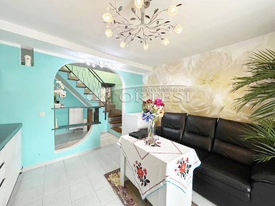 Foto Appartamento in via pacinotti, San Giustino di 120 m² con 8 locali