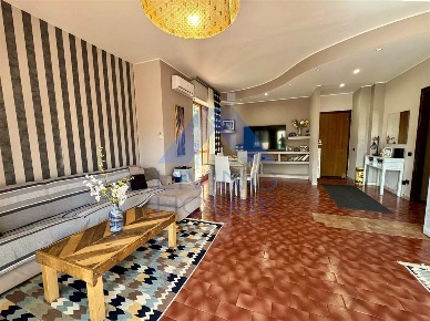 Foto Appartamento in Via Alcide De Gasperi, Casatenovo di 129 m² in vendita