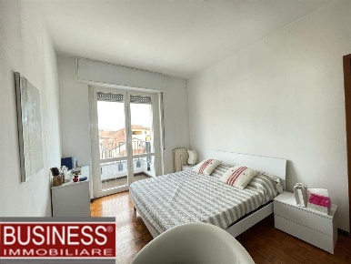 Foto Appartamento in Via Andrea Maffei, Milano Montenero di 65 m²