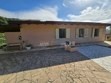 Foto Villa singola in Via Villaggio Castagnara 269, Massa Mirteto di 120 m²