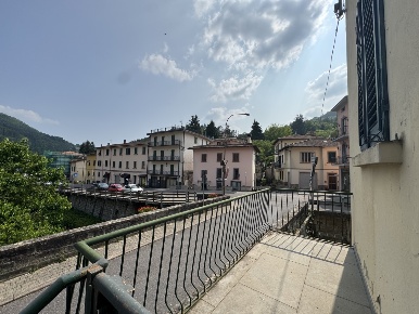 Foto Appartamento in Piazza San Leonardo, Vernio Mercatale San Quirico