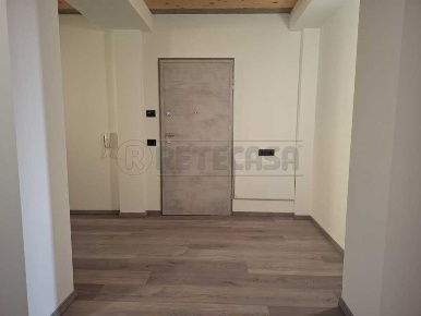 Foto Appartamento in Via Giosuè Carducci, Bondeno Centro di 70 m²
