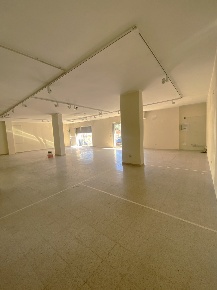 Foto Locale commerciale in Via Sbarre Superiori 58, Reggio di Calabria