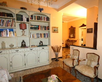 Foto Appartamento in Via delle Cappuccine, Genova di 129 m² con 7 locali
