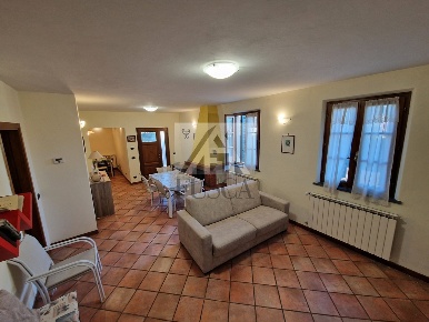 Foto Villa bifamiliare in Via della Santissima Annunziata, Lucca di 110 m²