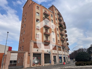 Foto Locale commerciale in Via Fratelli Ugoni 32/G, Brescia di 131 m²