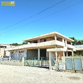 Foto Capannone industriale in Via del Commercio, Bellante di 450 m²