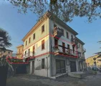 Foto Appartamento in Vicolo Municipio, Verona Avesa di 123 m² con 6 locali