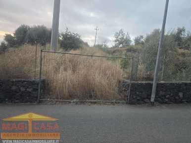 Foto Terreno agricolo in VIA RISORGIMENTO, Camporotondo Etneo di 3986 m²