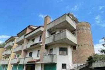 Foto Appartamento in Via Roma, Arsiero Centro di 218 m² con 9 locali