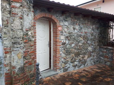 Foto Ufficio a Sarzana di 40 m² con 2 locali in affitto