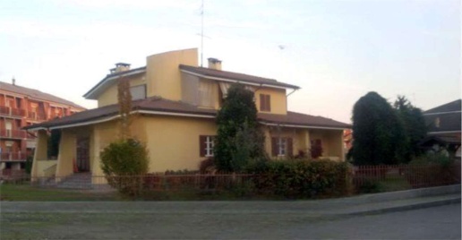 Foto Appartamento in Via Trilussa, Asti San Fedele di 459 m² con 1 locali