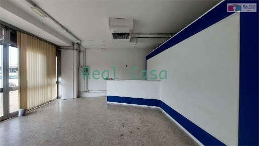 Foto Ufficio in Via Emilia Ovest, Modena Villaggio Giardino di 150 m²