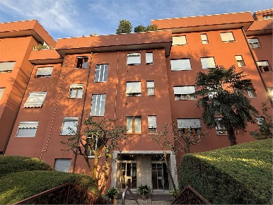 Foto Appartamento in Via Umberto Maddalena, Cantù Centro di 173 m²