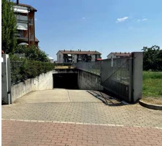 Foto Box in Via Giacinto Giordano, Chieri Semicentro di 33 m² con 1 locali