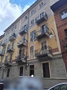 Foto Appartamento in Via Venasca, Torino Cenisia di 74 m² con 4 locali