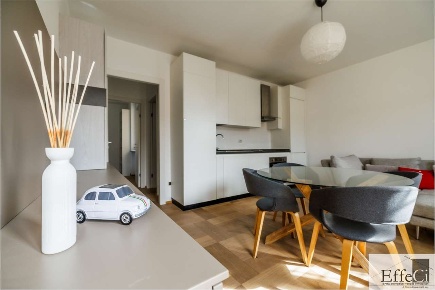 Foto Appartamento in Via Piave 25, Ispra Centro di 50 m² con 2 locali