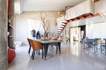 Foto Casa indipendente in via chiaramonti, Cesena Centro Storico di 462 m²