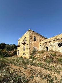 Foto Rustico a Canicattì di 1000 m² con 10 locali in vendita
