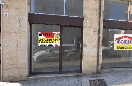 Foto Locale commerciale in Viale  Sicilia, Caltanissetta Centro di 77 m²