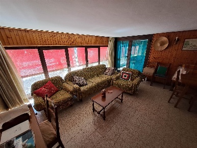 Foto Appartamento a Rosora Centro di 160 m² con 8 locali in vendita