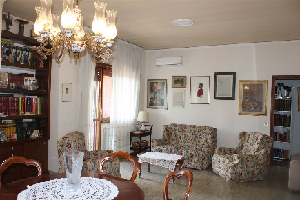 Foto Appartamento a Firenze Novoli di 162 m² con 8 locali in vendita