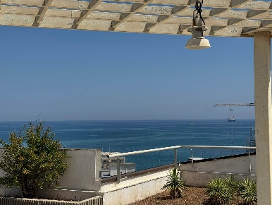 Foto Attico a Bari San Girolamo di 200 m² con 7 locali in vendita